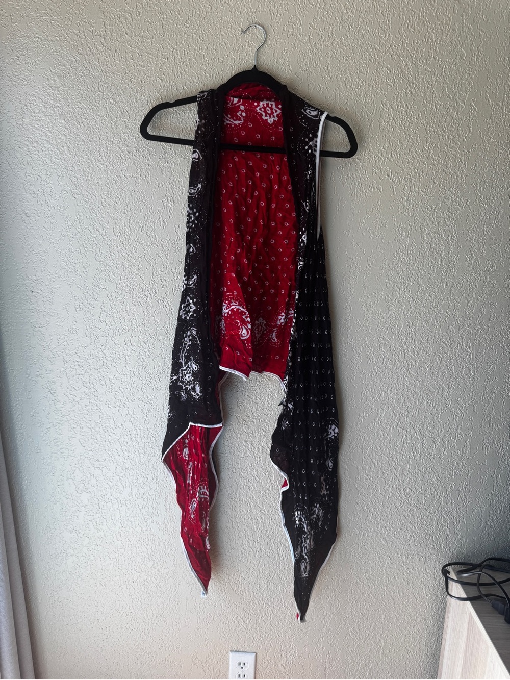 Reversible Bandana Vest - Red & Black